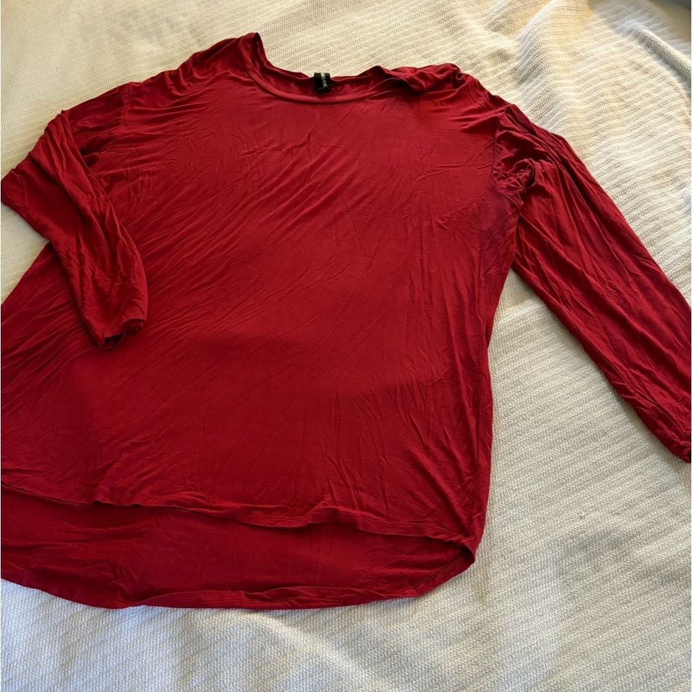 Agnes and Dora crimson layering tee. Size XXXL